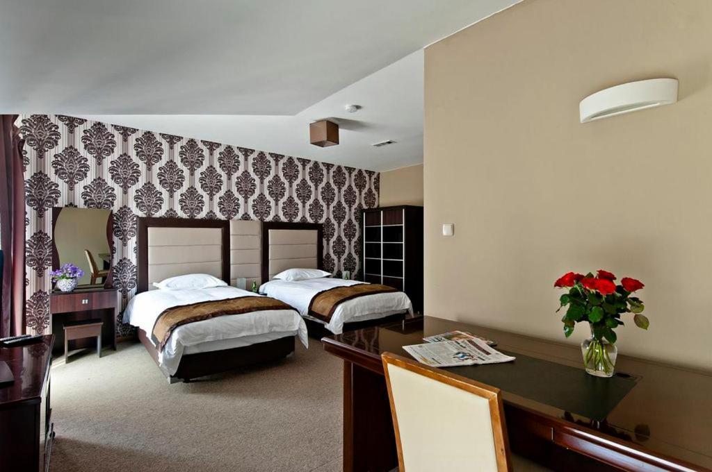 Hotel Borowina Konstancin-Jeziorna Kamer foto